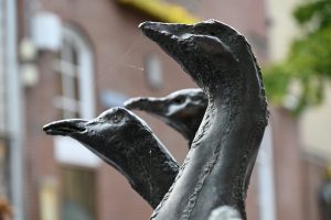 Photo of a bronze statue of geese in Enschede, the Netherlands
